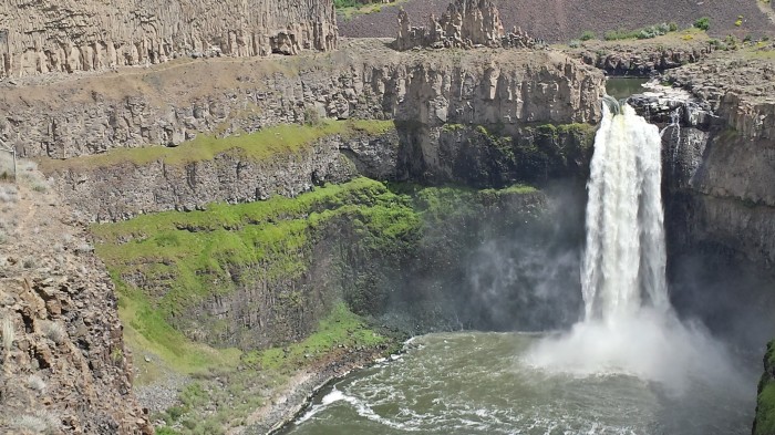 palouse falls close
